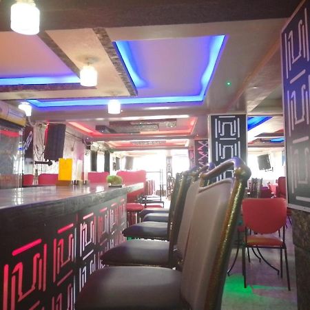 Royal Prince Hotel, Meru ภายนอก รูปภาพ