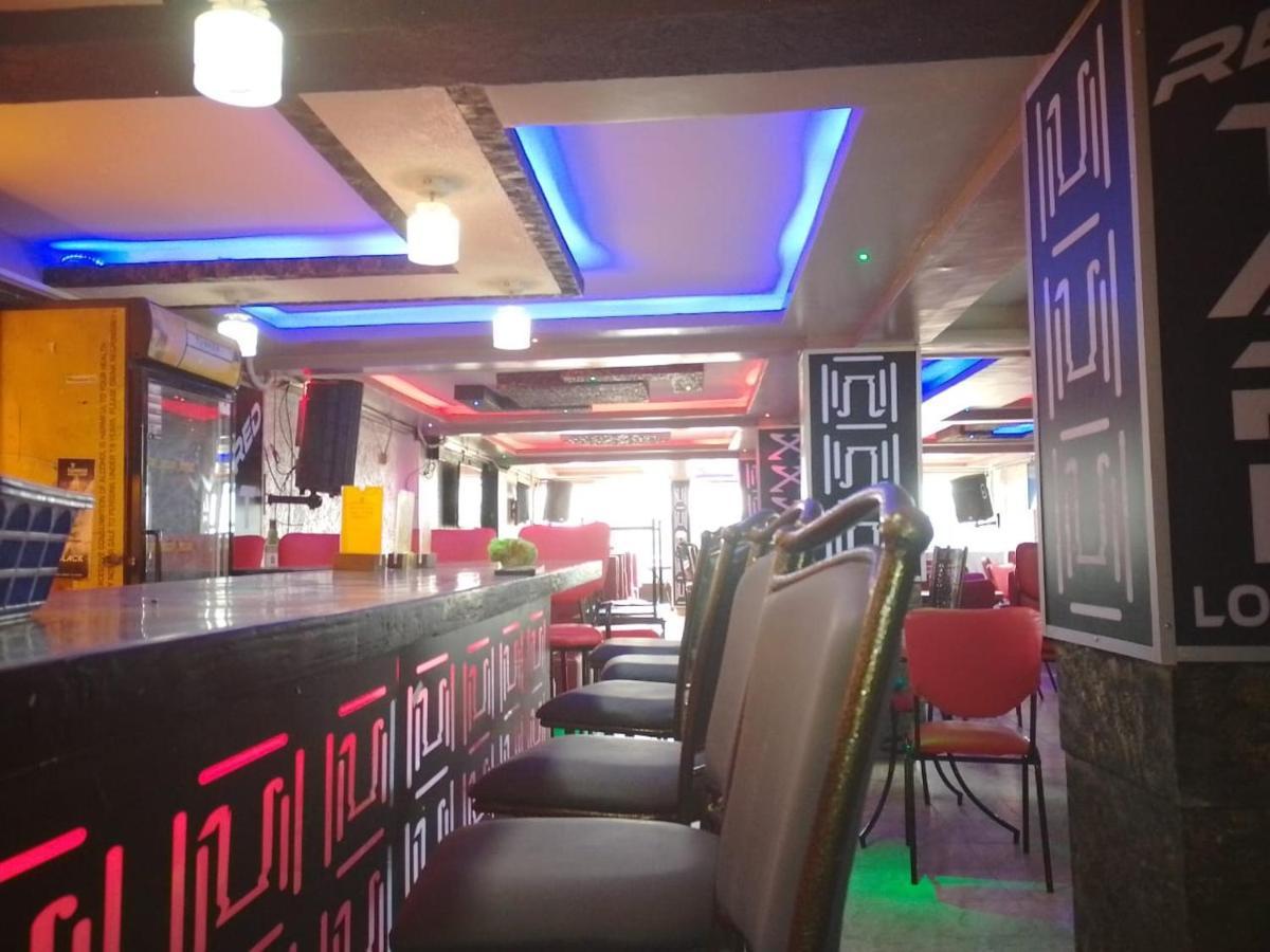 Royal Prince Hotel, Meru ภายนอก รูปภาพ