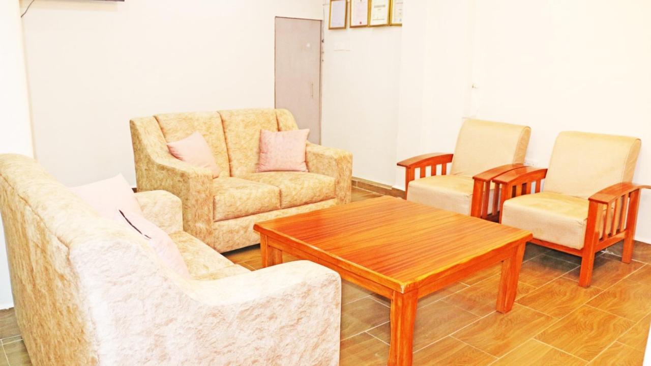 Royal Prince Hotel, Meru ภายนอก รูปภาพ